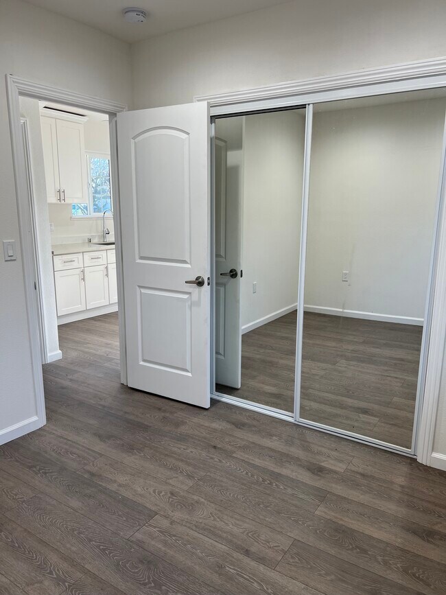 Foto del edificio - 1417-2 Bouret Dr