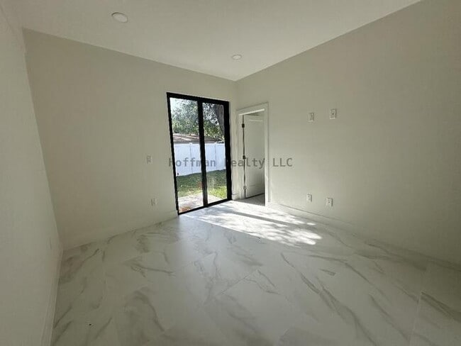 Building Photo - NEW Build 3-Bed, 3-Bath, 1 car garage Vill...