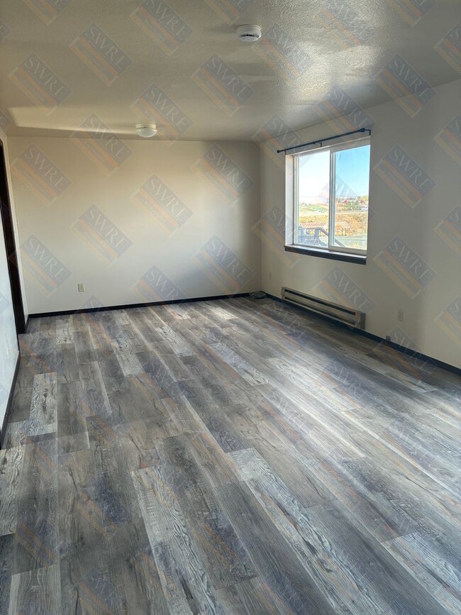 Building Photo - 855 Mocassin-