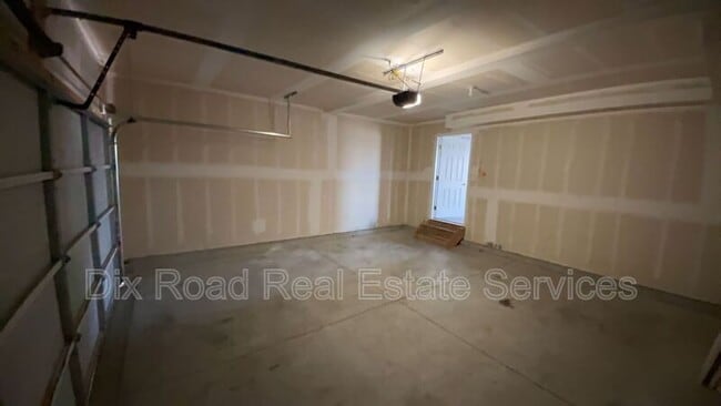 Foto del edificio - 2167 Pine Valley Dr