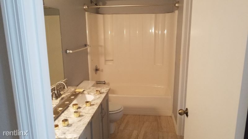 Building Photo - 2 br, 2 bath Townhome - S. Mills Ave
