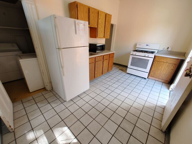 Foto del edificio - COMPLETELY UPDATED!! 2 bed/1 bath Close to Wexner Medical Center!