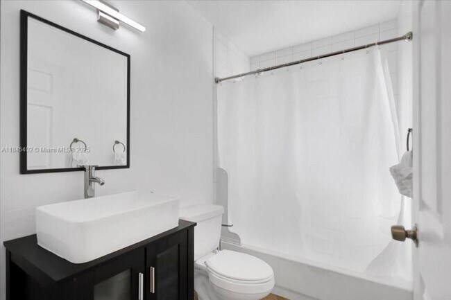 Foto del edificio - 4 bedroom in Hollywood FL 33021