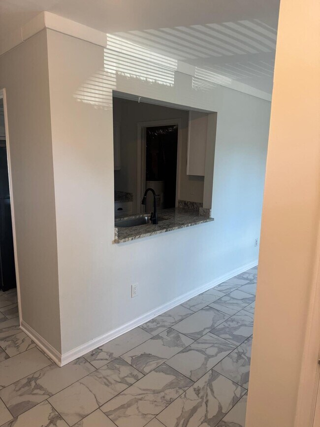 Foto del edificio - 8431 Rust Wood Pl