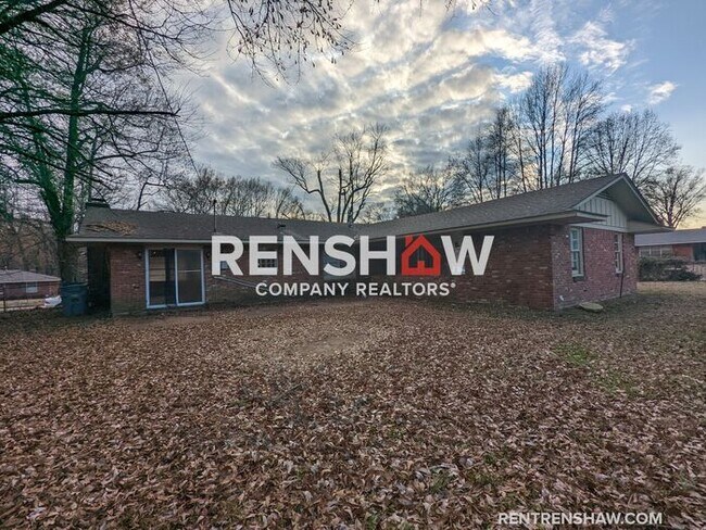 Building Photo - New Property for Rent - 3 bed 1.5 bath - N...