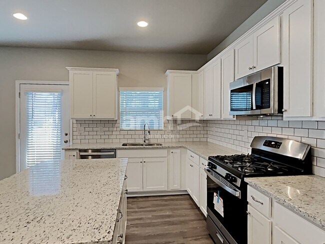 Building Photo - 107 Omega Ct