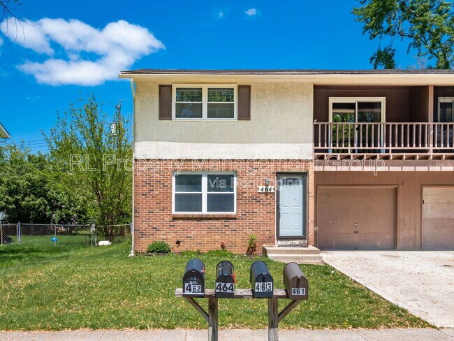 Foto del edificio - 464 Goshen Ct
