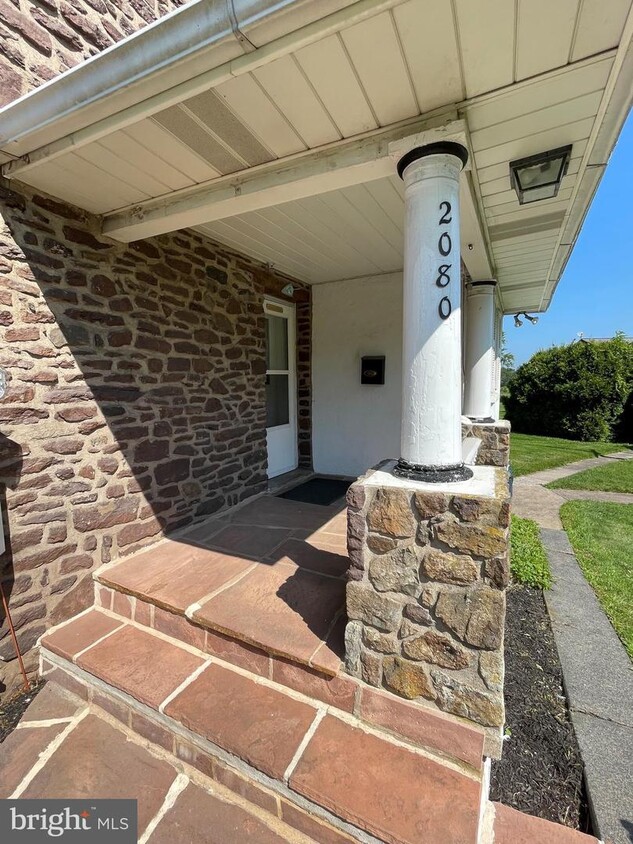 Primary Photo - 2080 Milford Square Pike