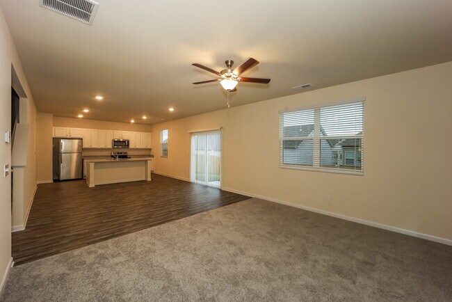 Foto del edificio - 372 Hamilton Pointe Dr