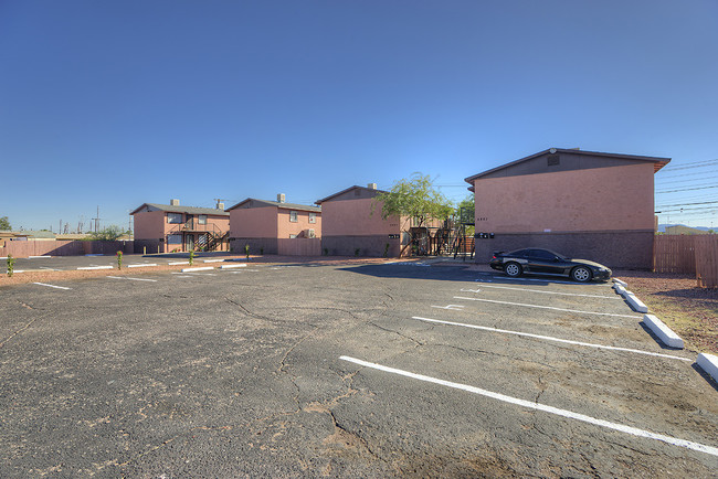 Building Photo - Taylor Street Apartments
