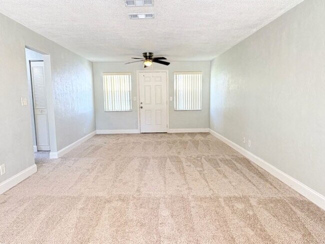 Foto del edificio - Adorable 2 Bedroom Port Orange Home!
