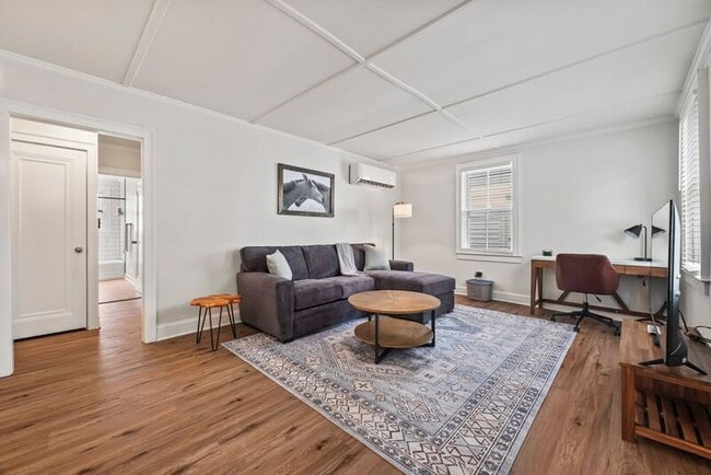 Building Photo - 38 George St