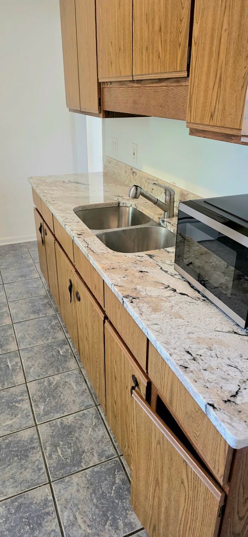 Building Photo - Charming First-Floor Apartment on Gorgeous Camden Ave!