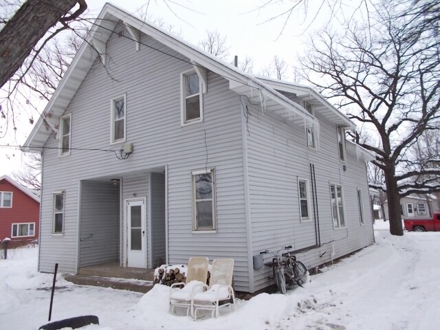 Primary Photo - 1009 Broadway Ave S