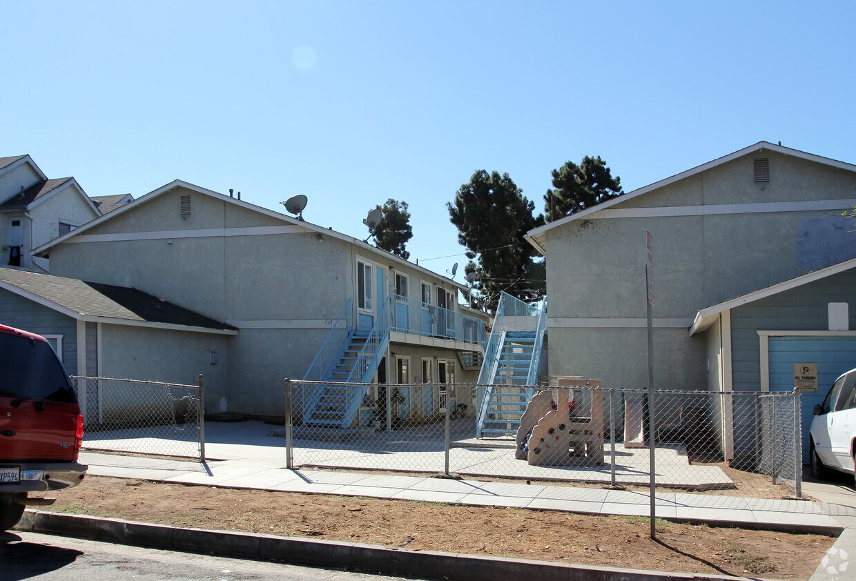 Primary Photo - 615-623 N Clementine St
