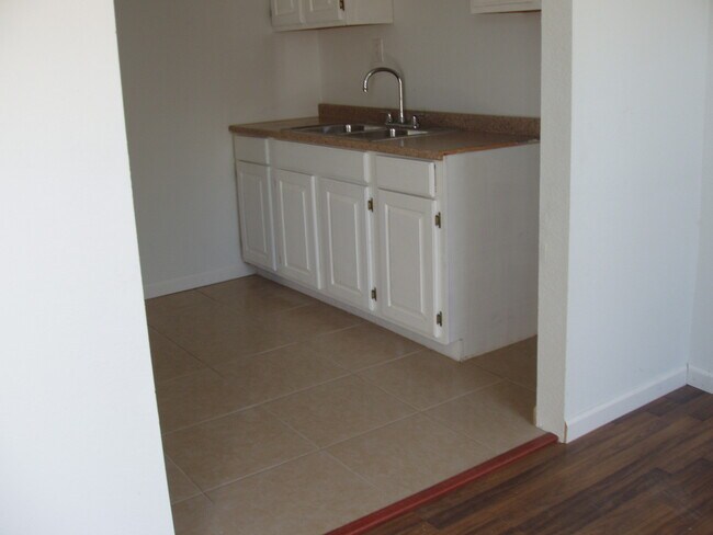 Building Photo - 138 Stella