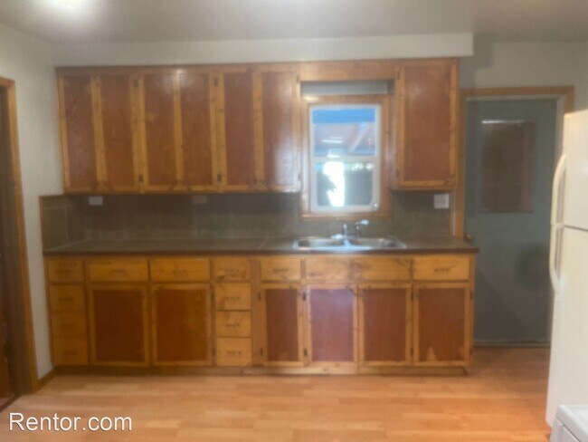 Foto del edificio - 1 br, 1 bath House - 2350 Fern St