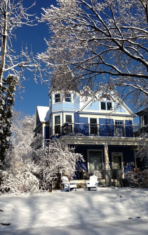 Winter - 3216 10th Ave S