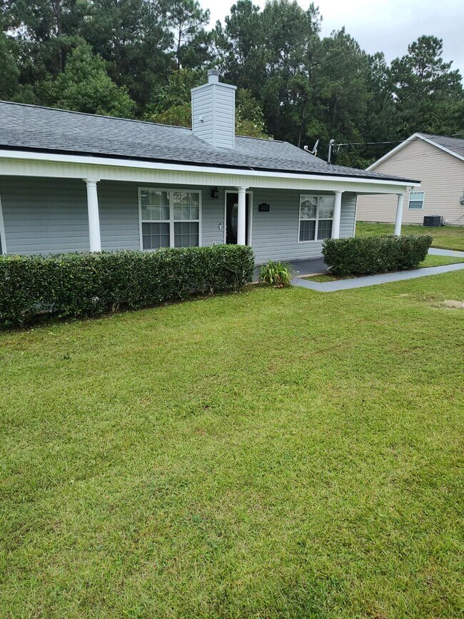 Building Photo - 415 Slash Cir