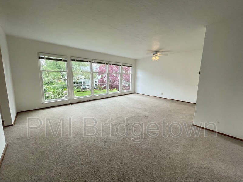 Primary Photo - 1806 NE 67th Ave