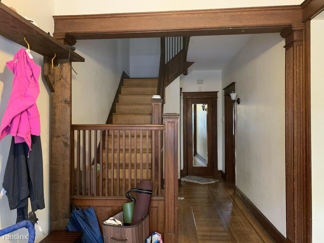 Foto del edificio - 5 br, 2 bath House - 1660 Hobart St NW