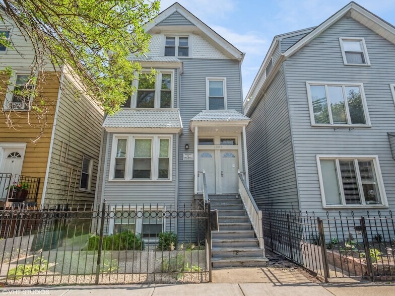 Foto principal - 1305 W Barry Ave