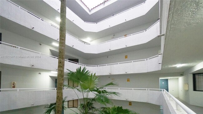 Foto del edificio - 8335 SW 152nd Ave