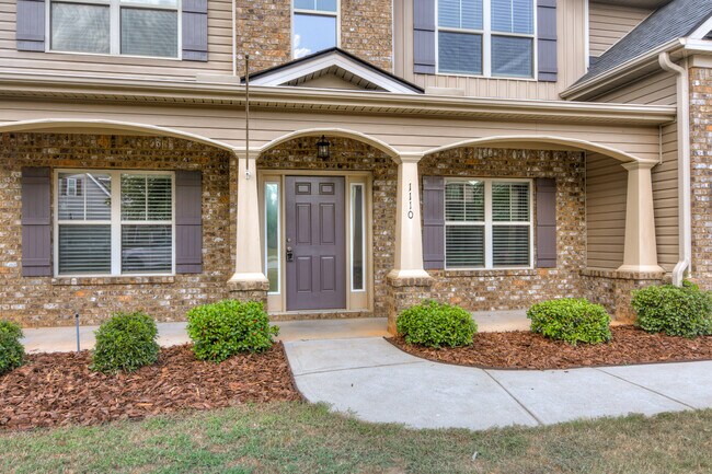 Foto del edificio - 1110 Fawn Forest Rd
