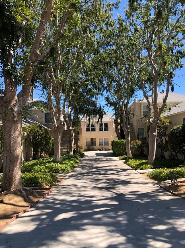 4454 Ellenwood Dr Unit 2, Los Angeles, CA 90041 Apartments in Los