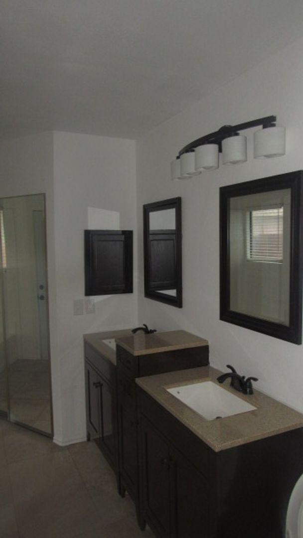 Foto del edificio - Charming 3BR House in Arlington