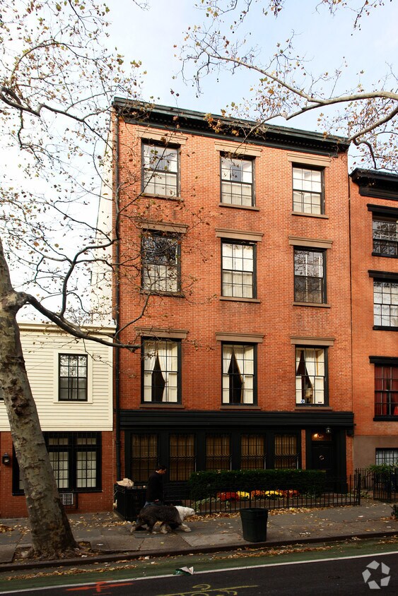 Building Photo - 298 Henry St