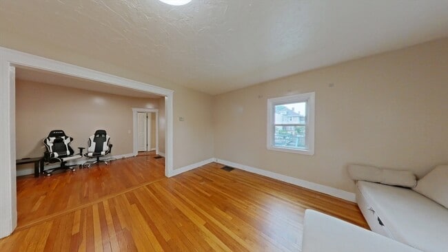 Building Photo - 74 Holbrook Rd