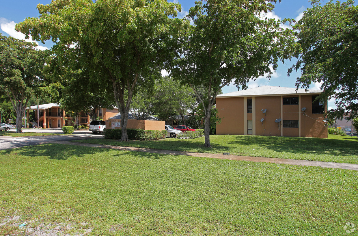 Building Photo - Boca Heights Apartments