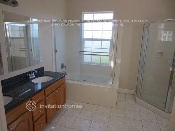 Building Photo - 2841 Sunset Ln