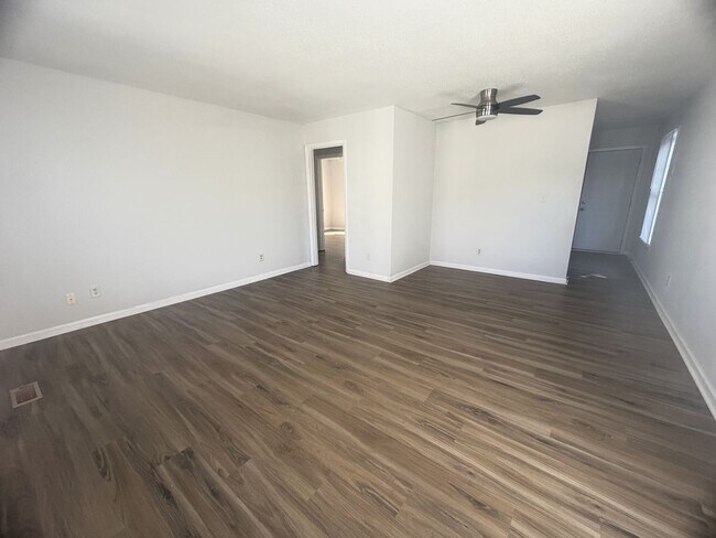 Foto del edificio - 4816 Hoyle Dr