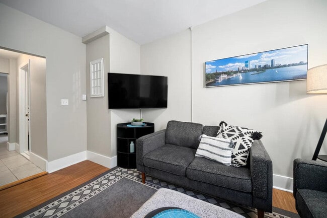 Building Photo - 4 Baldwin Pl