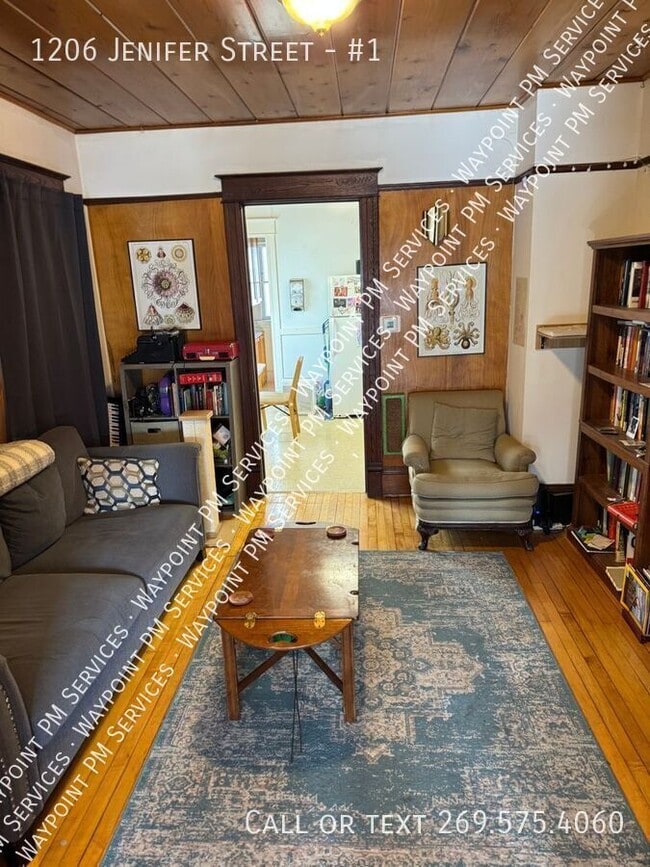 Foto del edificio - 1206 Jenifer St