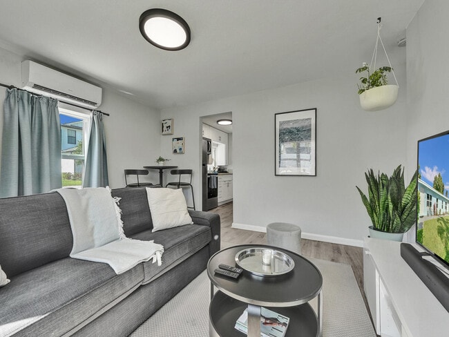 Foto del edificio - 719 SW 2nd Ct