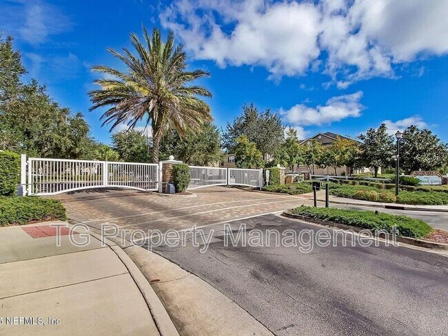 Foto del edificio - 12301 Kernan Forest Blvd