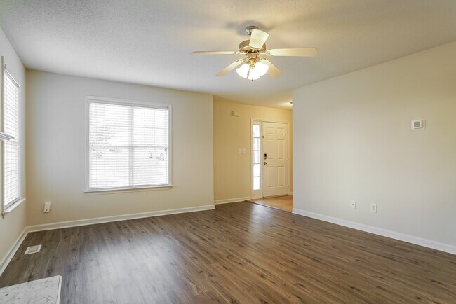 Foto del edificio - 43 N Ledford Dr