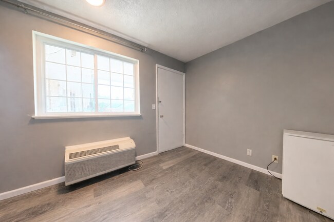 Building Photo - 401 N. East Avenue-7
