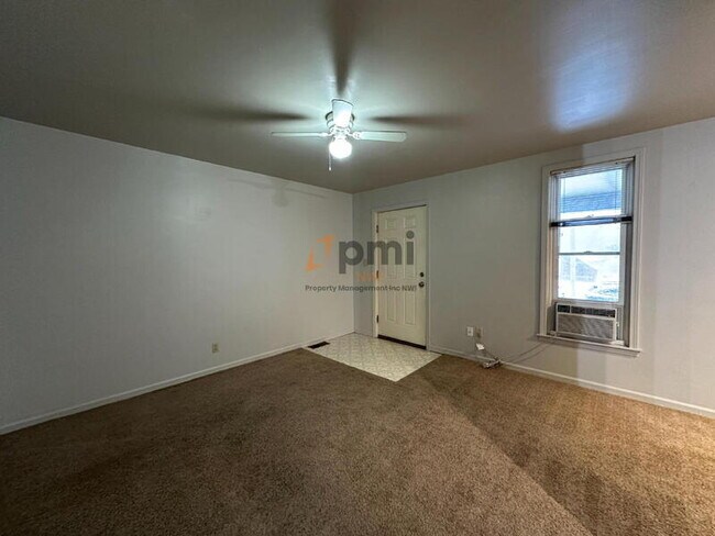 Foto del edificio - 703 Elm St