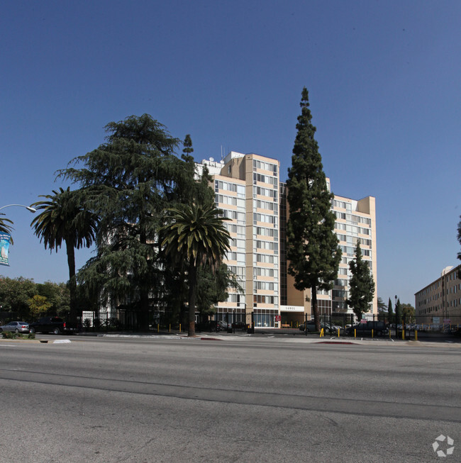 Foto del edificio - Fickett Towers