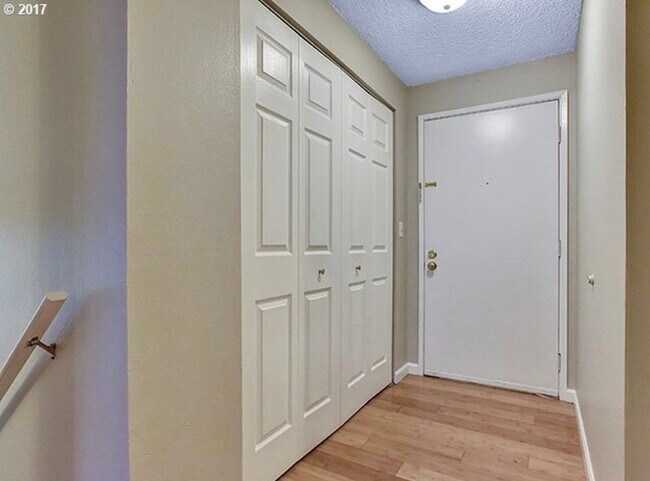 Building Photo - 11650 SW Boones Bend Dr