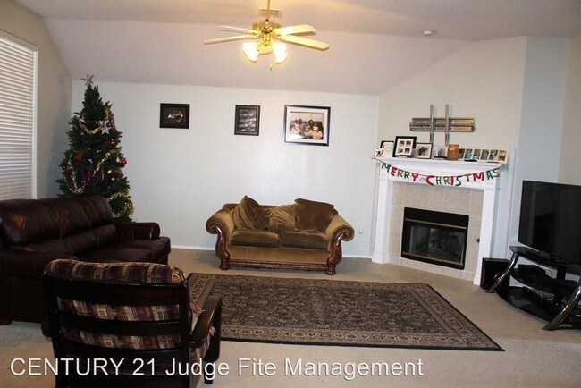 Building Photo - 13 Watergrove Ct