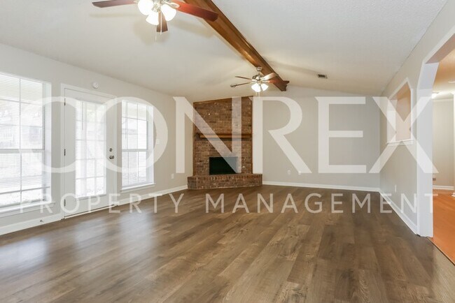 Building Photo - All Brick Home with Double Car Garage in B...