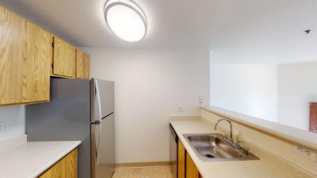 Interior Photo - Crown Pointe