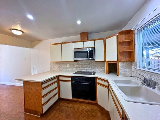 Photo - 2047 Montecito Ave Townhome