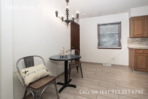 Building Photo - 9420 Walmer-