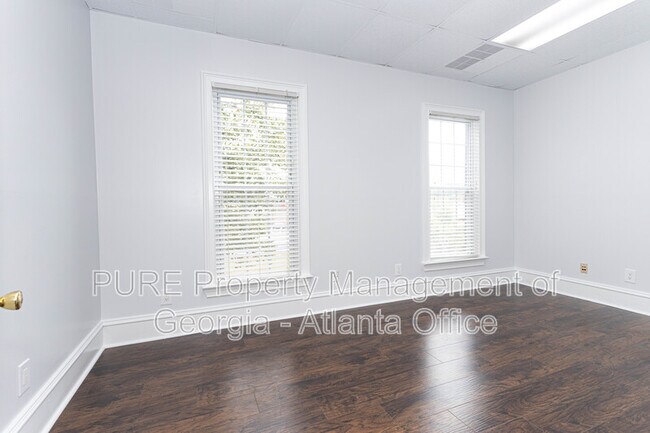 Foto del edificio - 7175 Jonesboro Rd